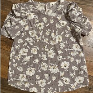 Pleione Size Small Gray and White Floral Puff Sleeve Blouse